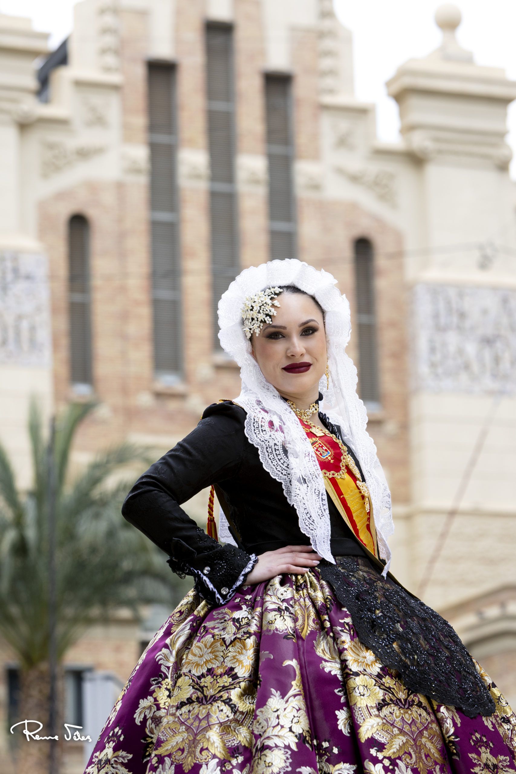 els qui som càrrecs padrina adulta *foguera mercat central